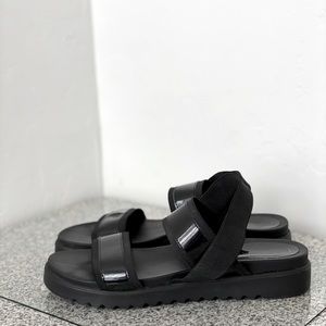 NINE WEST • black strappy platform sandals